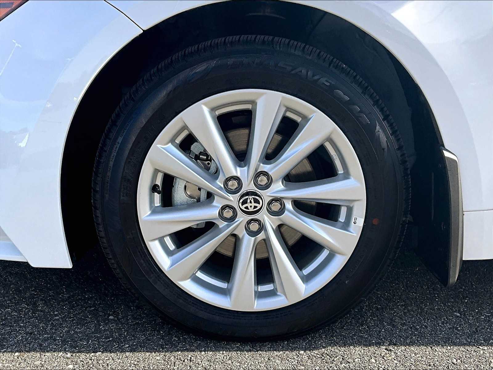 2025 Toyota Corolla LE - Photo 7