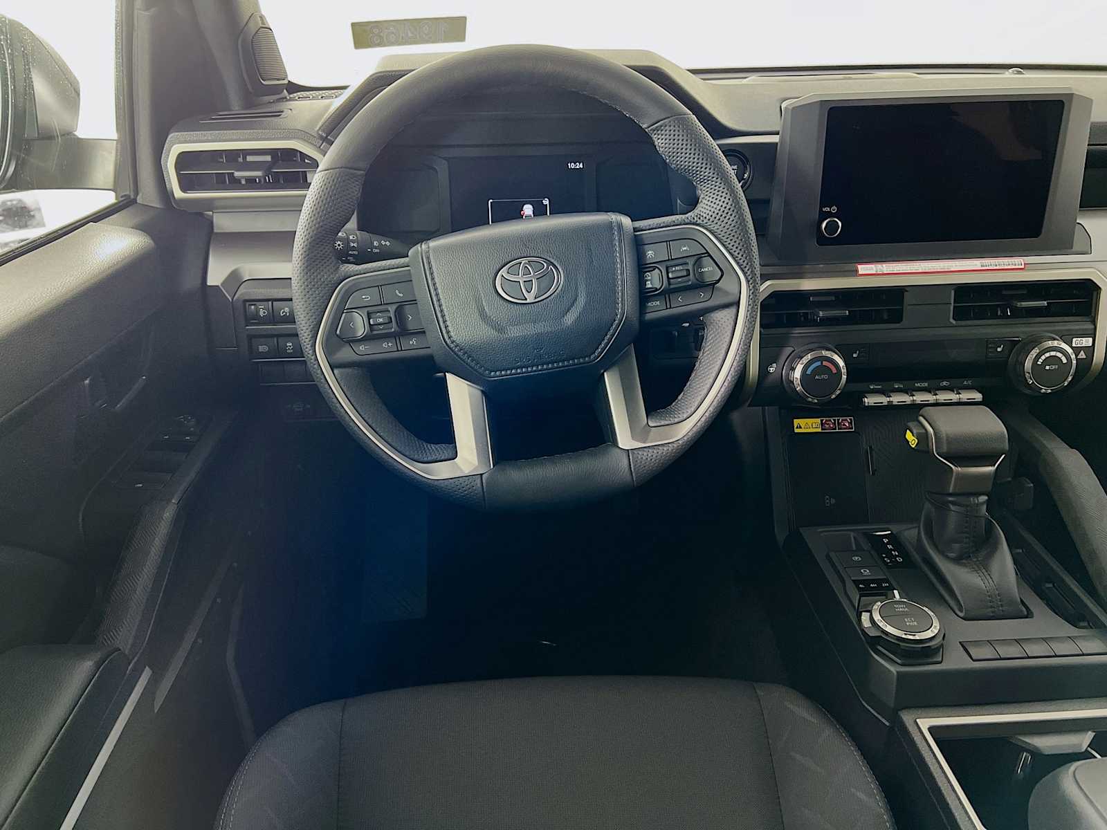 2025 Toyota Tacoma SR5 - Photo 14