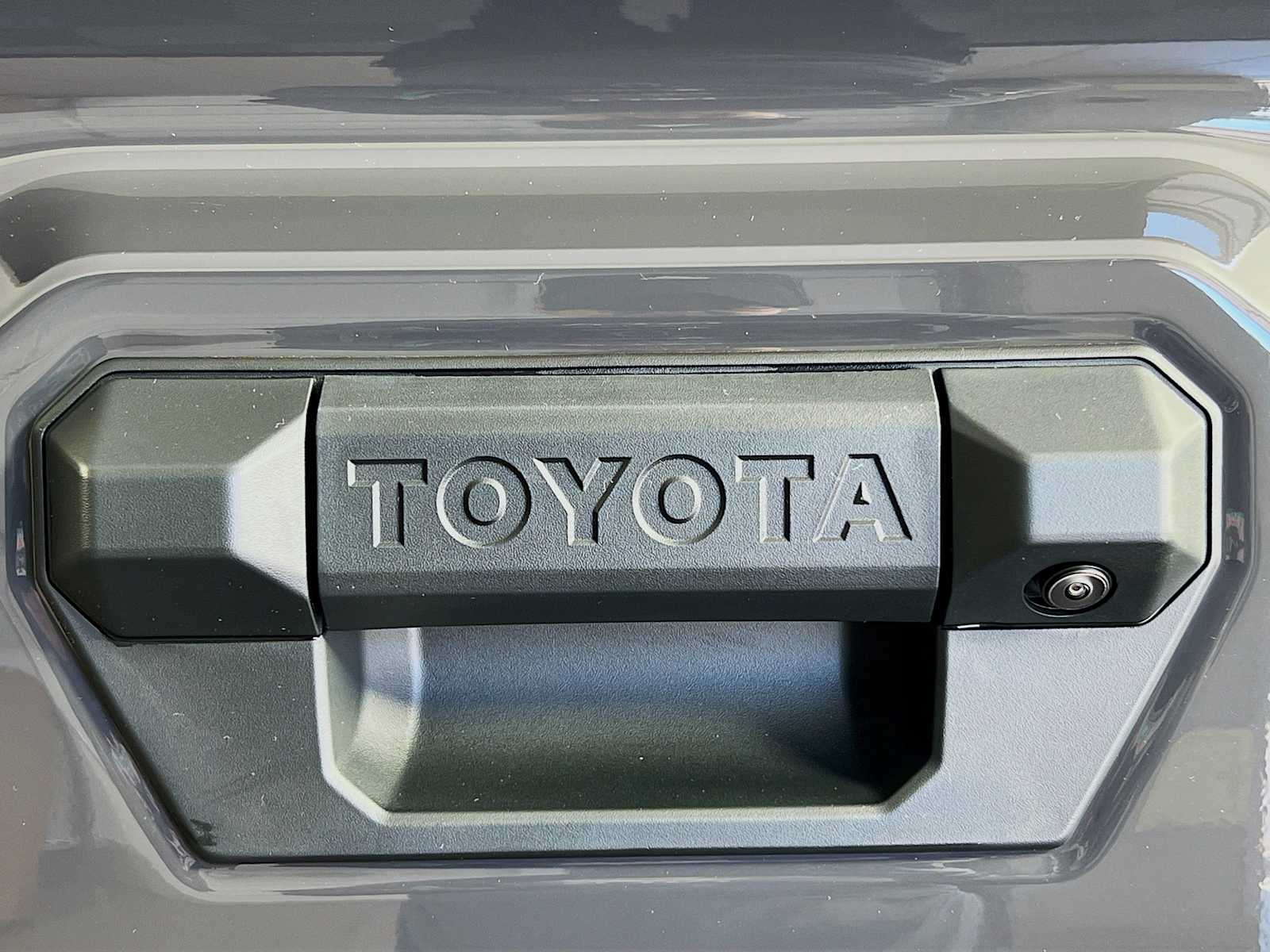 2025 Toyota Tacoma SR5 - Photo 17