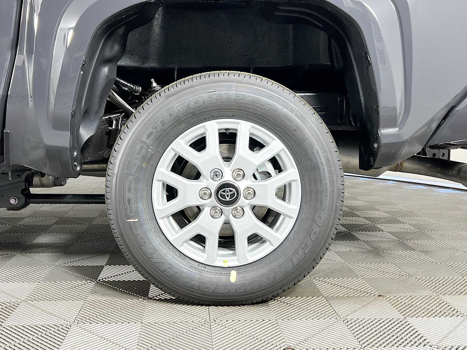 2025 Toyota Tacoma SR5 - Photo 18