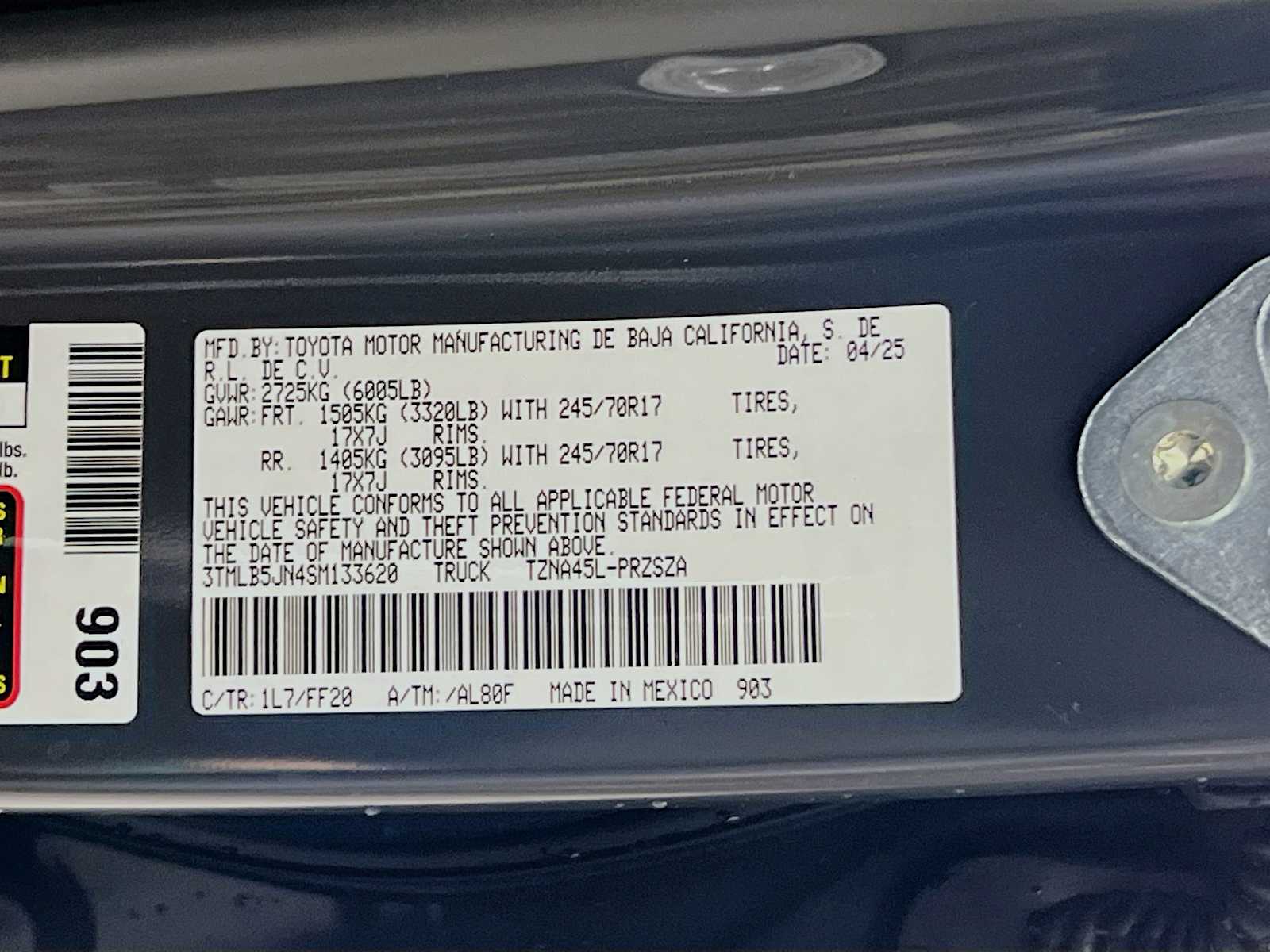 2025 Toyota Tacoma SR5 - Photo 19