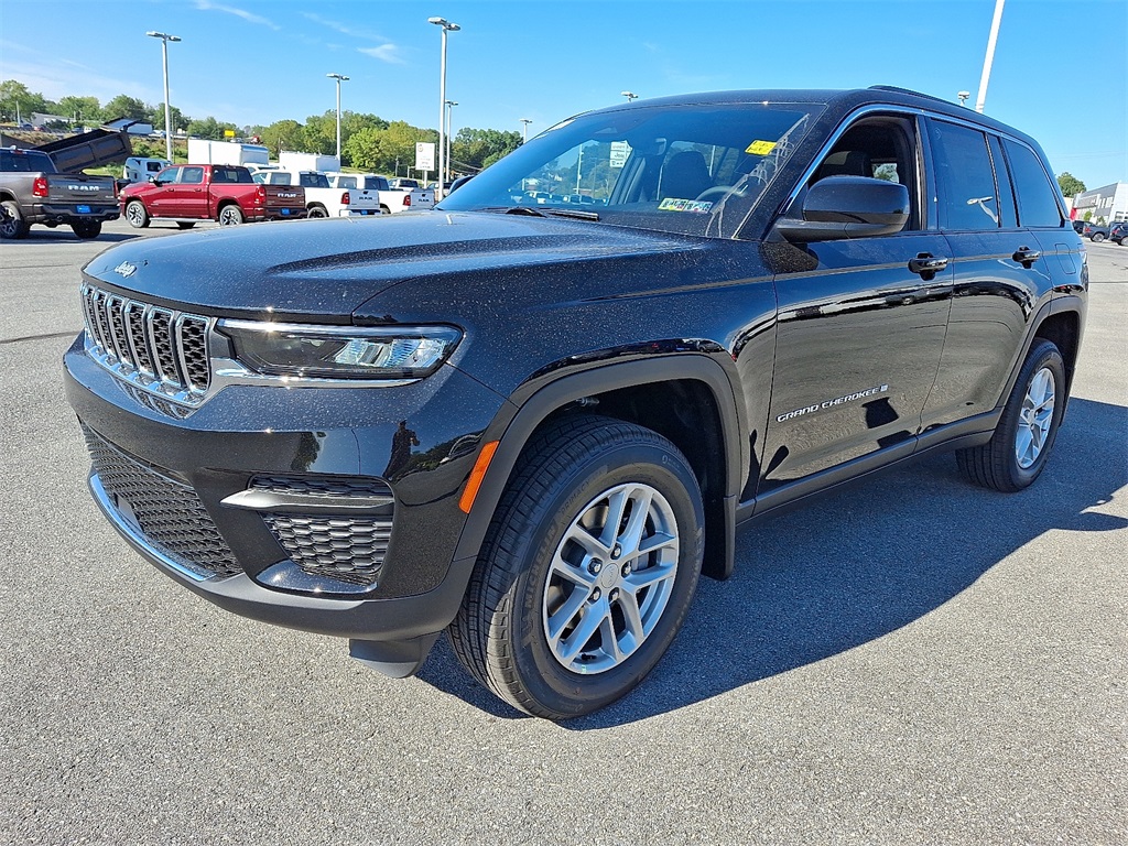 2025 Jeep Grand Cherokee Laredo X - Photo 2