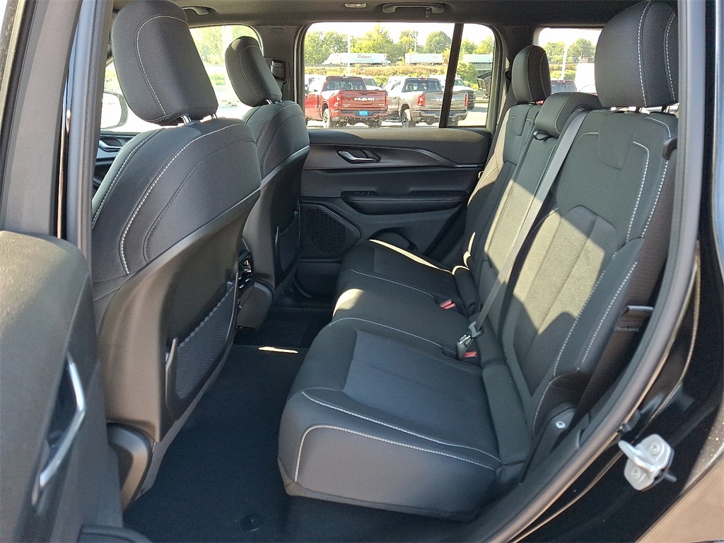 2025 Jeep Grand Cherokee Laredo X - Photo 6