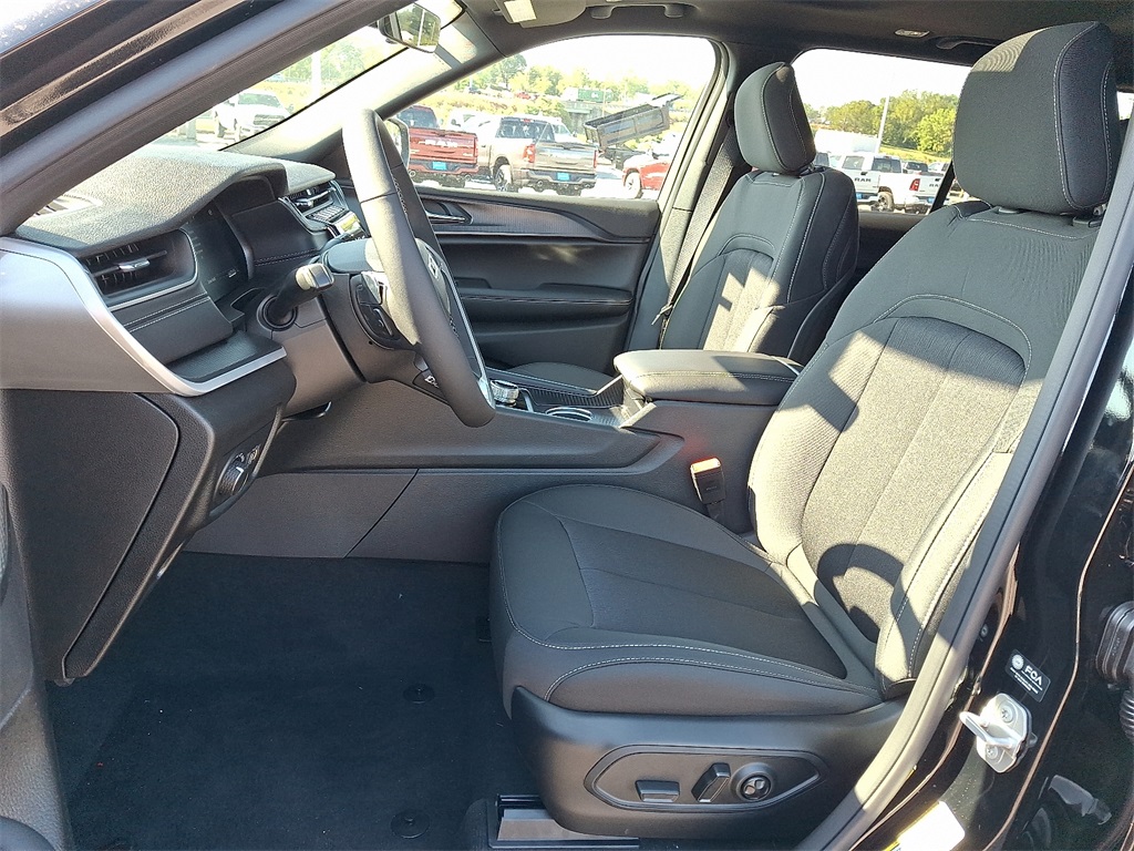 2025 Jeep Grand Cherokee Laredo X - Photo 9