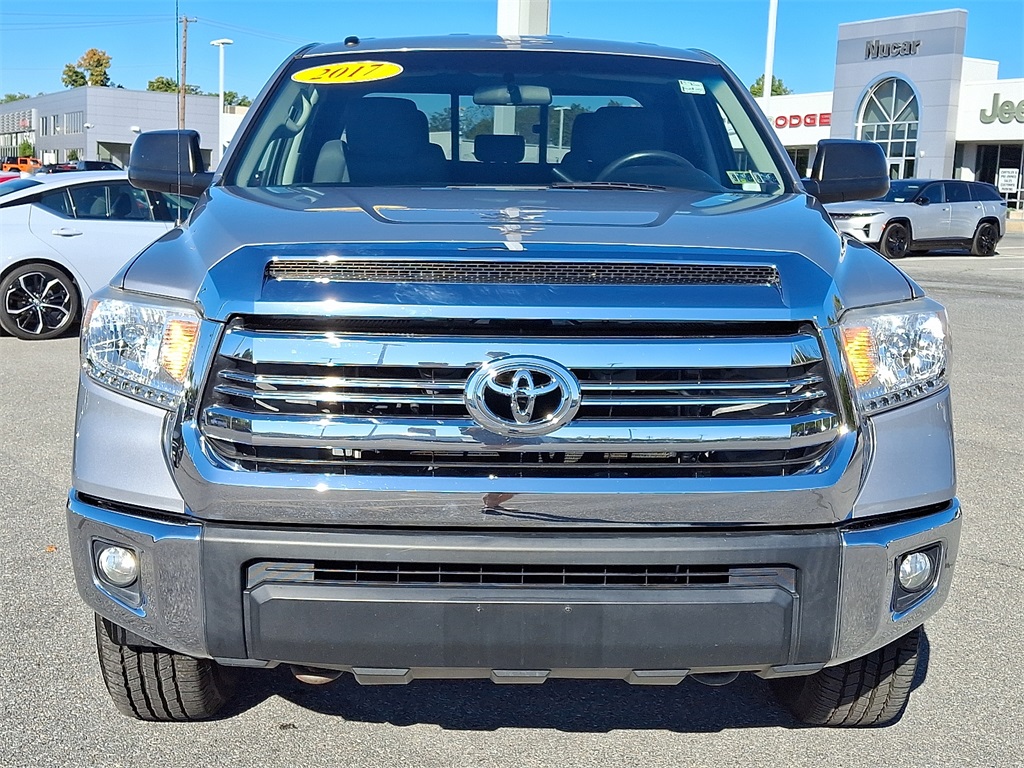 2017 Toyota Tundra SR5 - Photo 2
