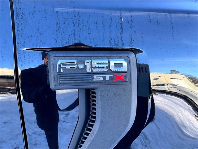 2022 Ford F-150 XL - Photo 8