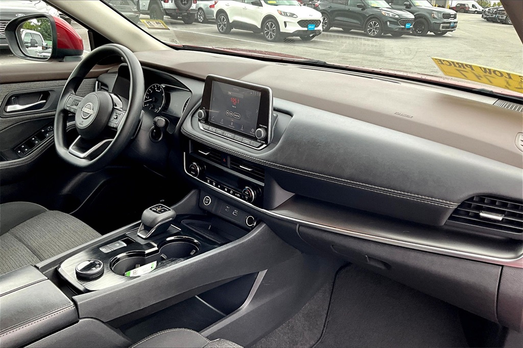 2023 Nissan Rogue SV - Photo 12