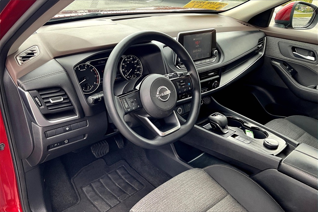 2023 Nissan Rogue SV - Photo 6