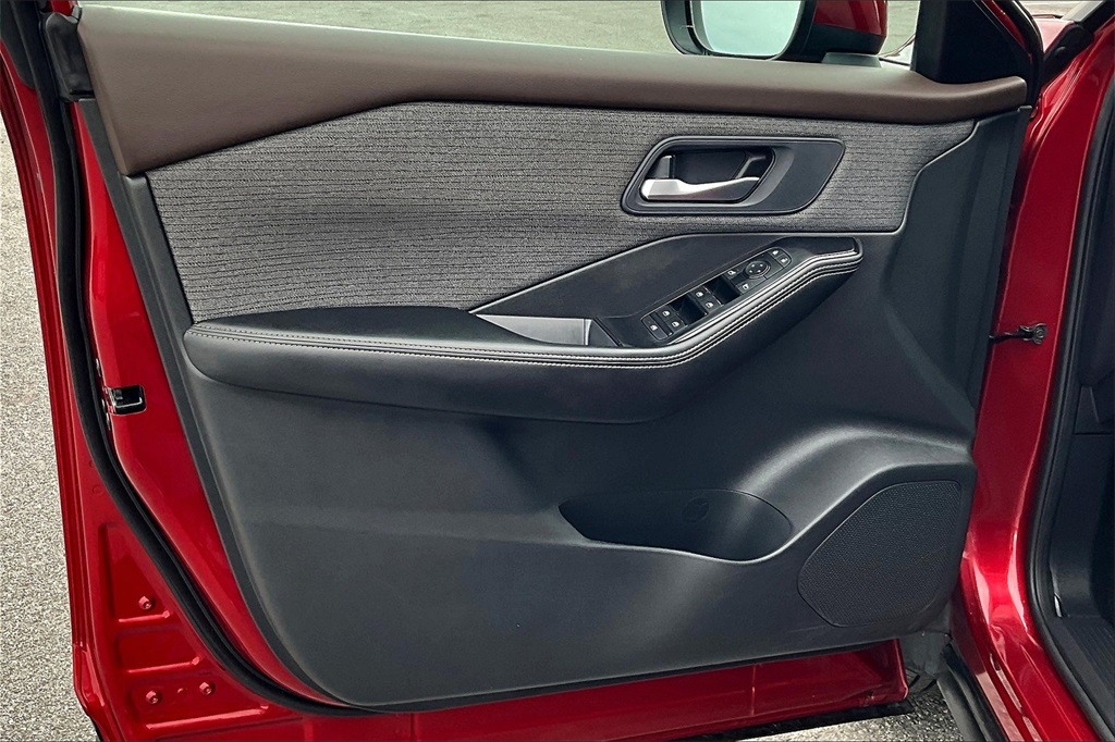 2023 Nissan Rogue SV - Photo 7