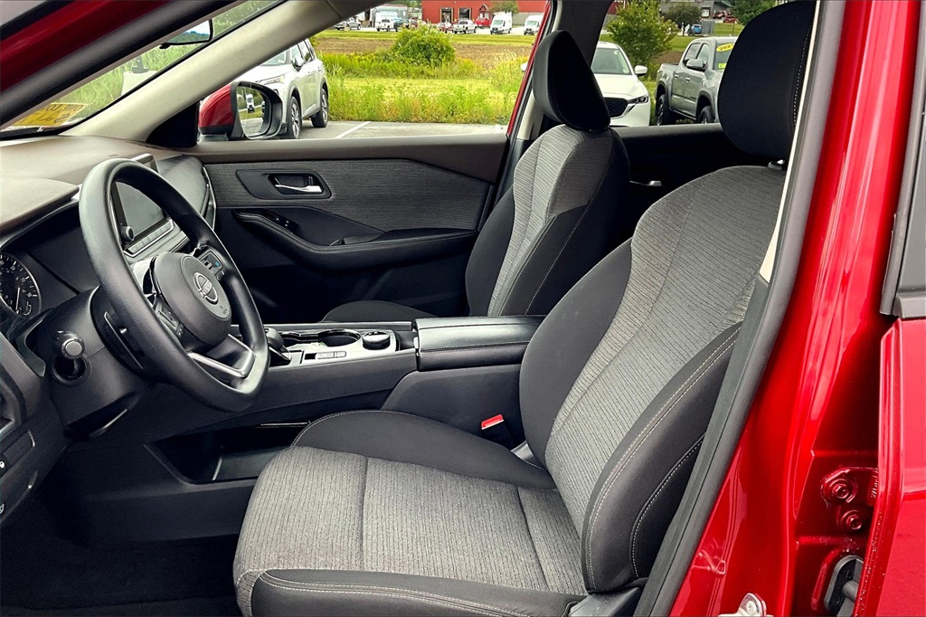 2023 Nissan Rogue SV - Photo 8