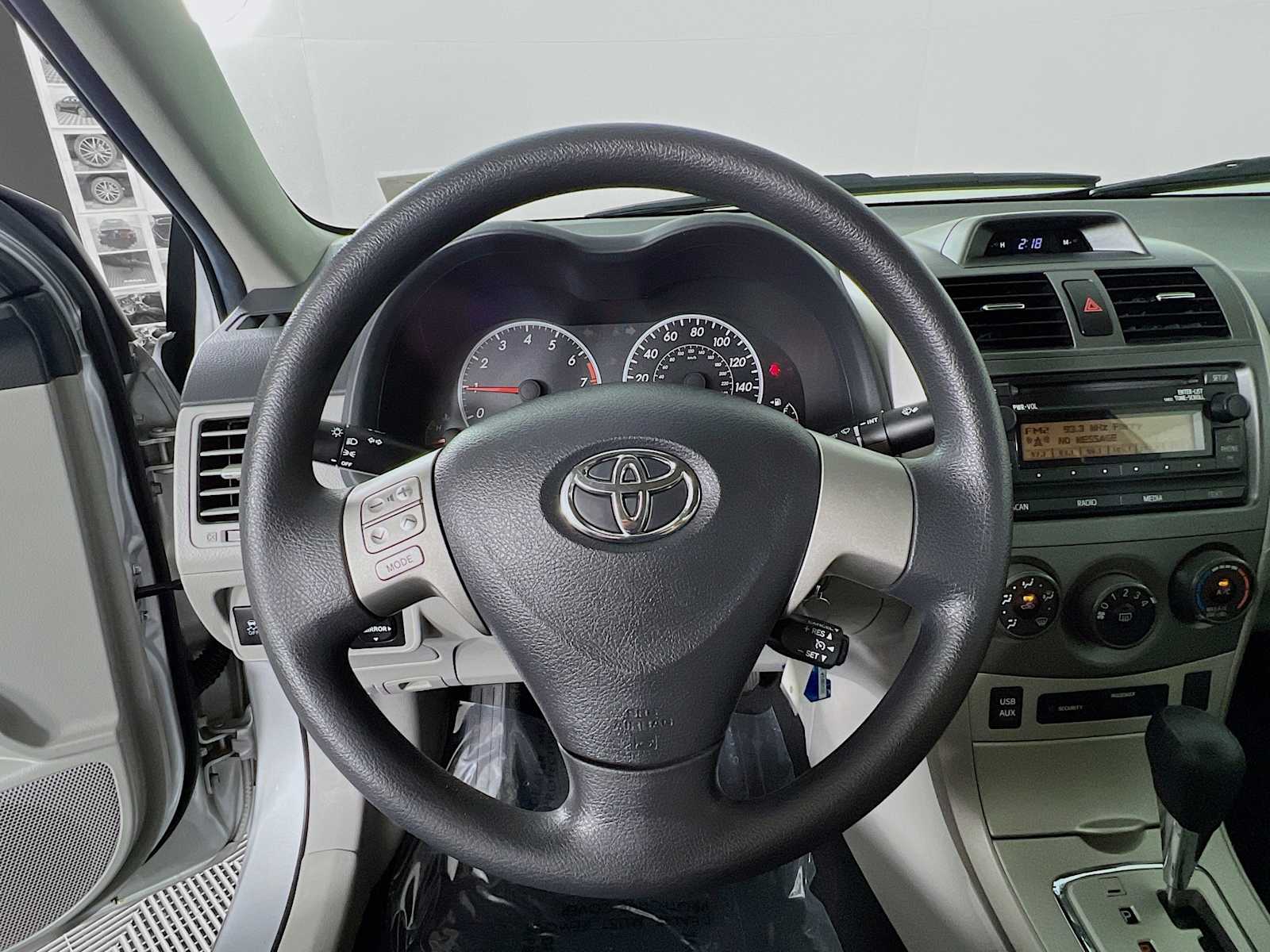2012 Toyota Corolla LE - Photo 11