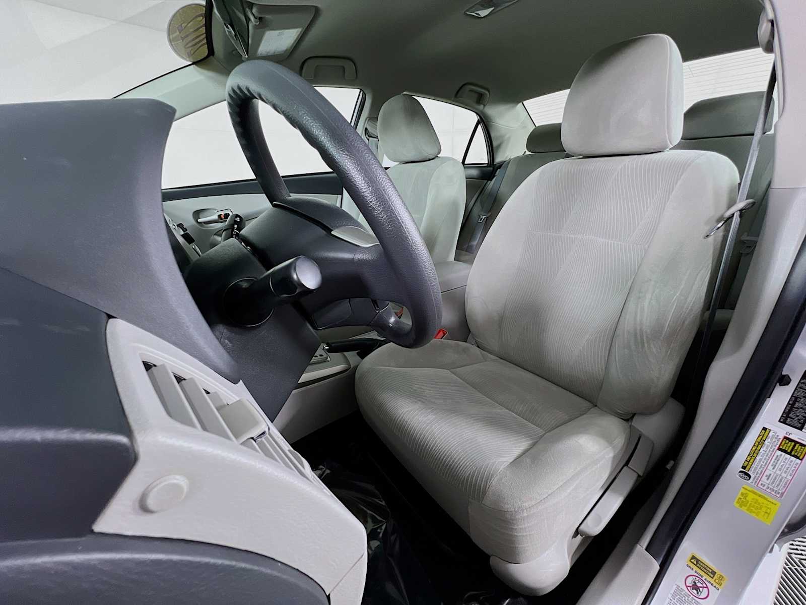 2012 Toyota Corolla LE - Photo 19
