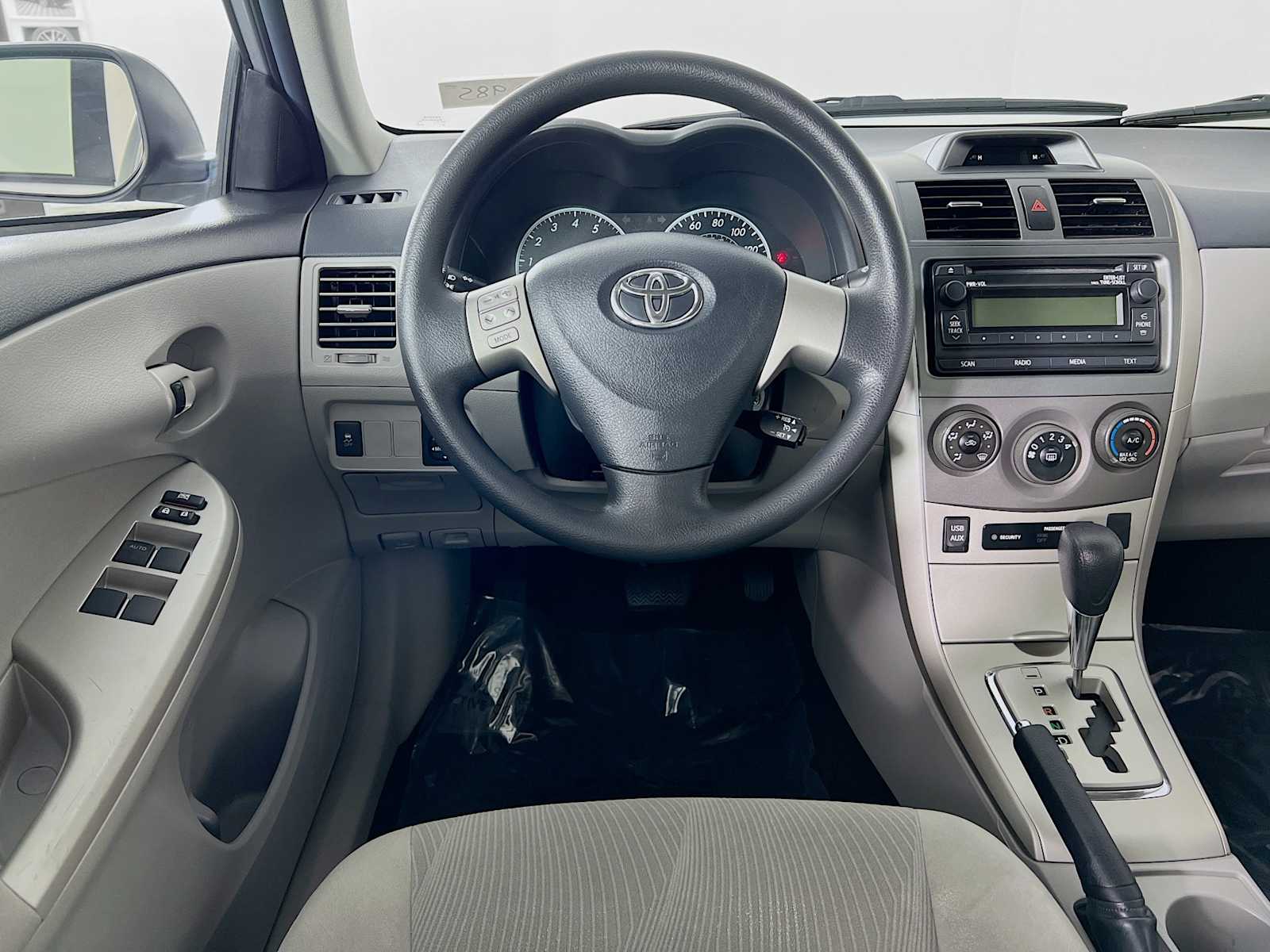 2012 Toyota Corolla LE - Photo 20