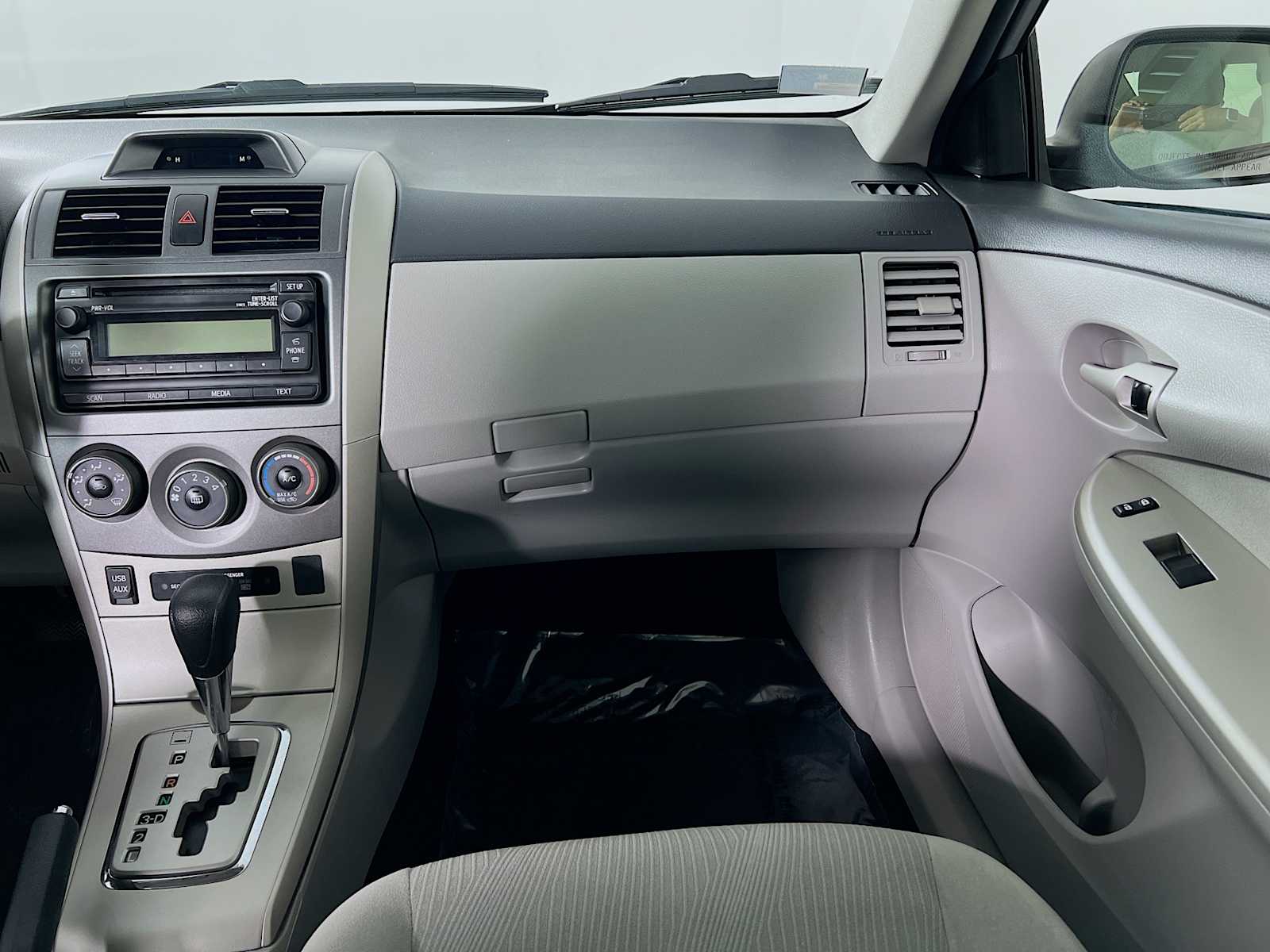 2012 Toyota Corolla LE - Photo 21