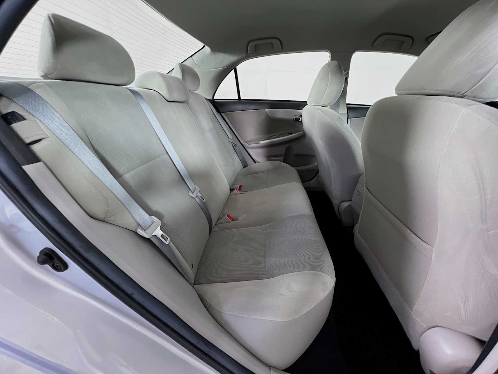 2012 Toyota Corolla LE - Photo 24