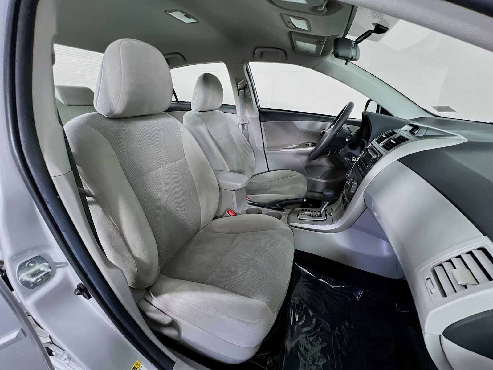 2012 Toyota Corolla LE - Photo 25