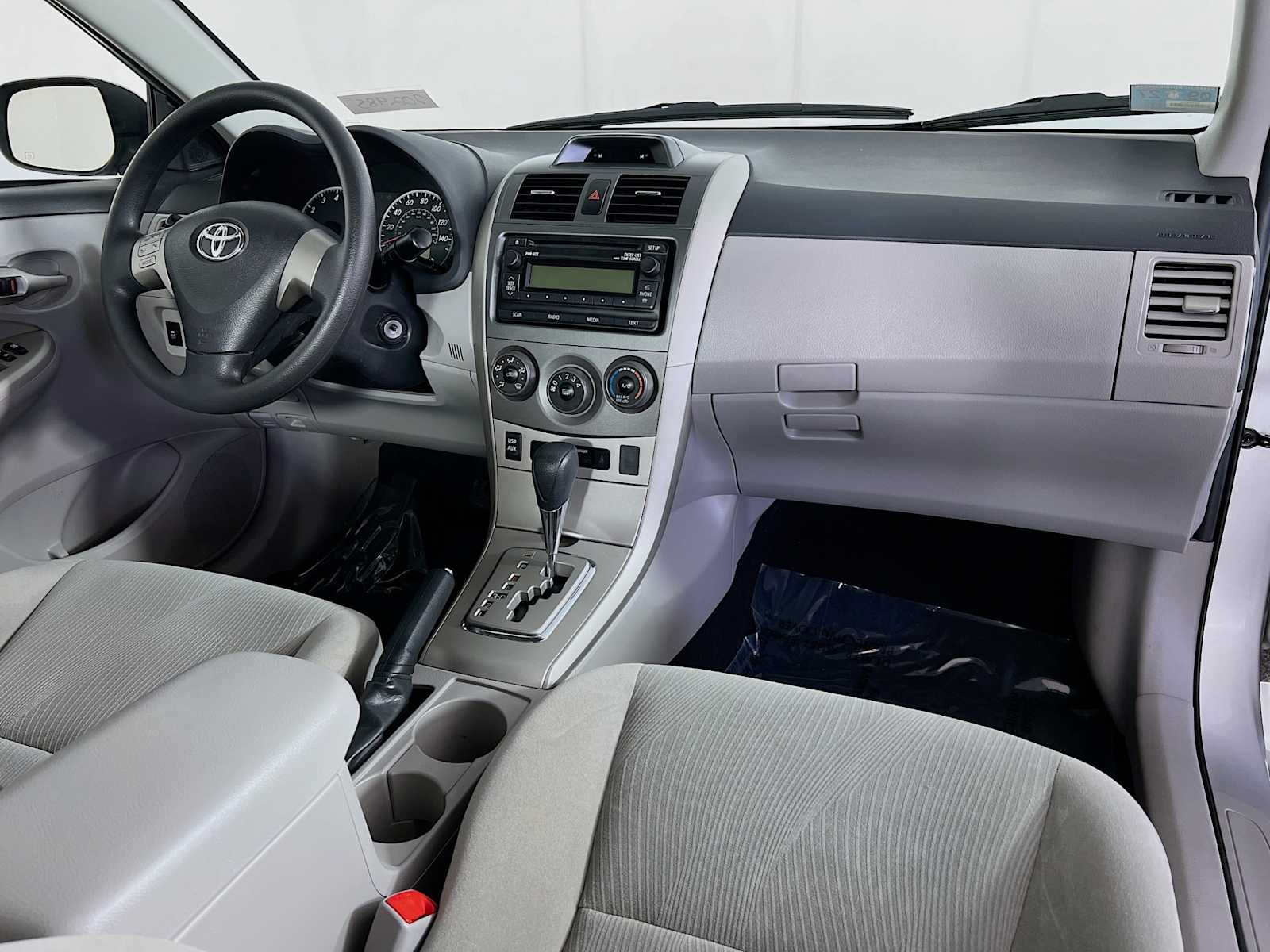 2012 Toyota Corolla LE - Photo 26