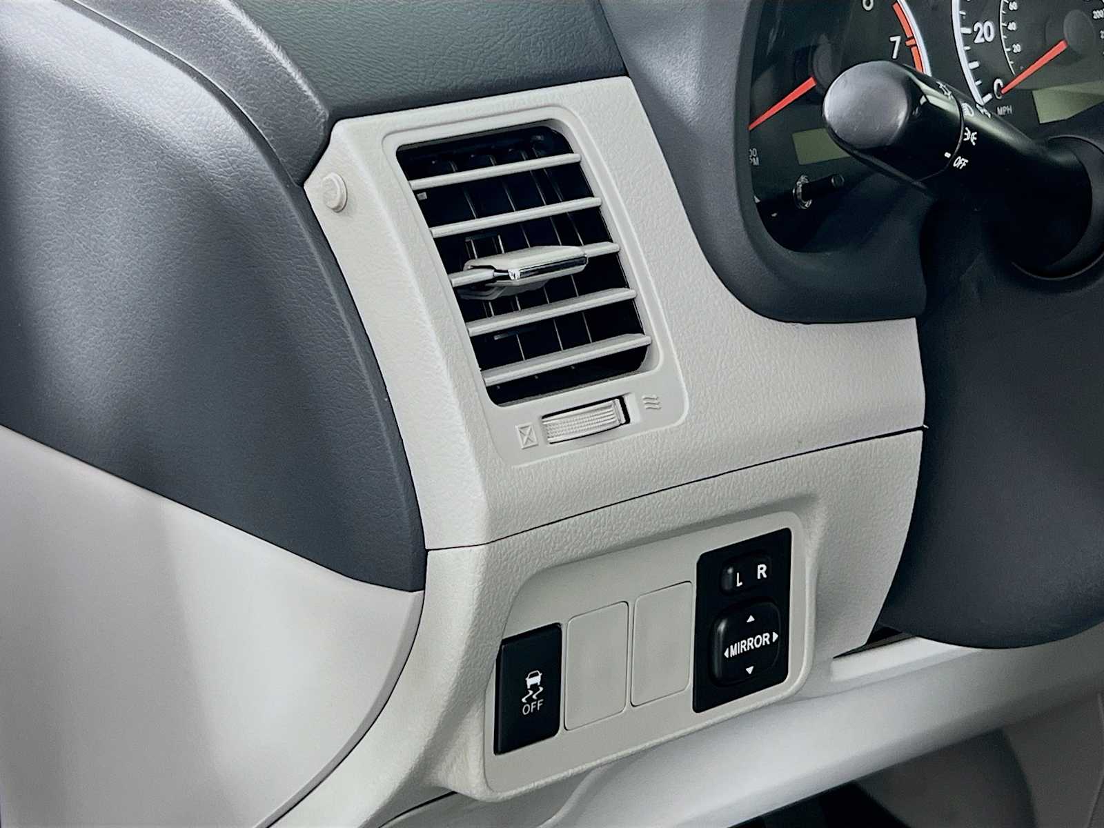 2012 Toyota Corolla LE - Photo 10