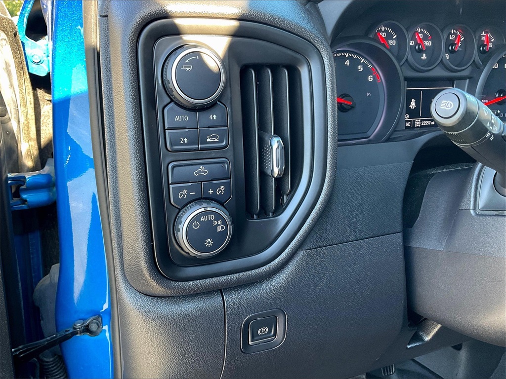 2023 Chevrolet Silverado 1500 Custom - Photo 25