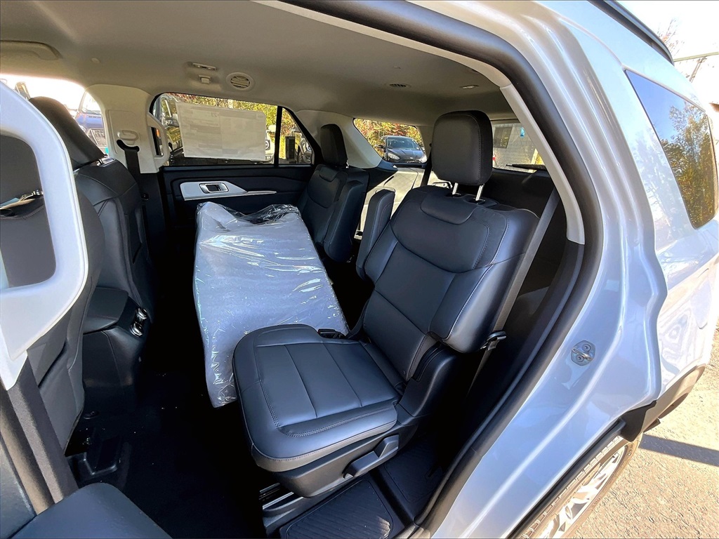 2025 Ford Explorer Active - Photo 11