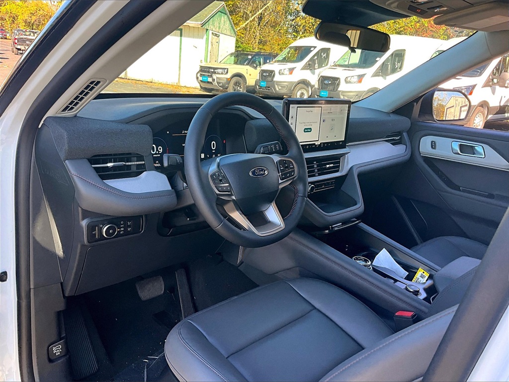 2025 Ford Explorer Active - Photo 7