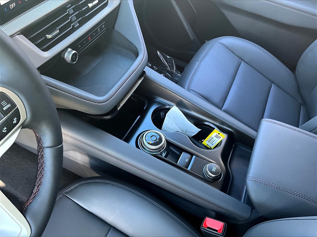 2025 Ford Explorer Active - Photo 9