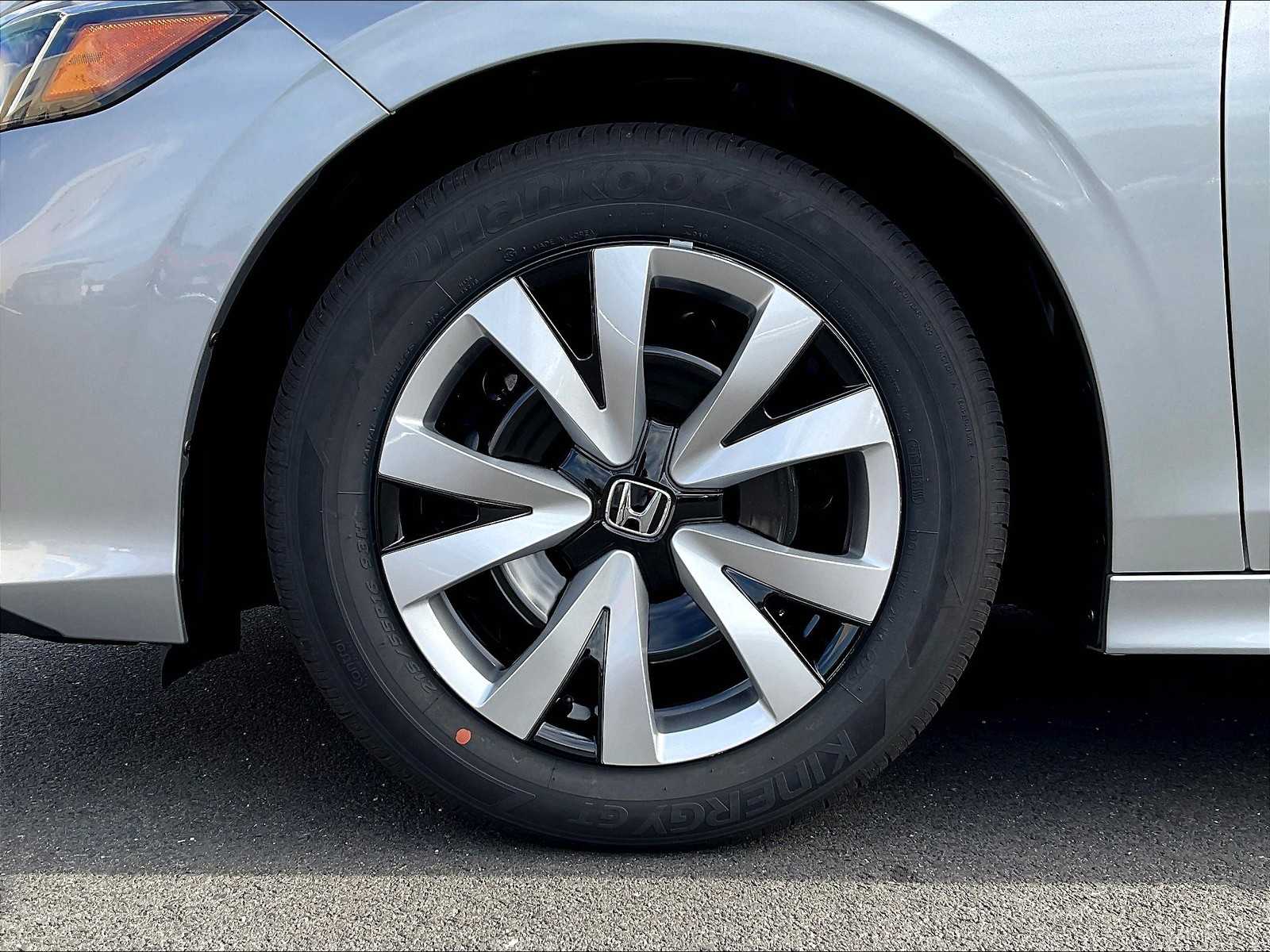 2026 Honda Civic LX - Photo 8