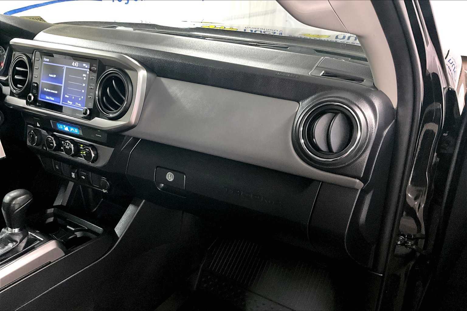 2022 Toyota Tacoma SR5 - Photo 13