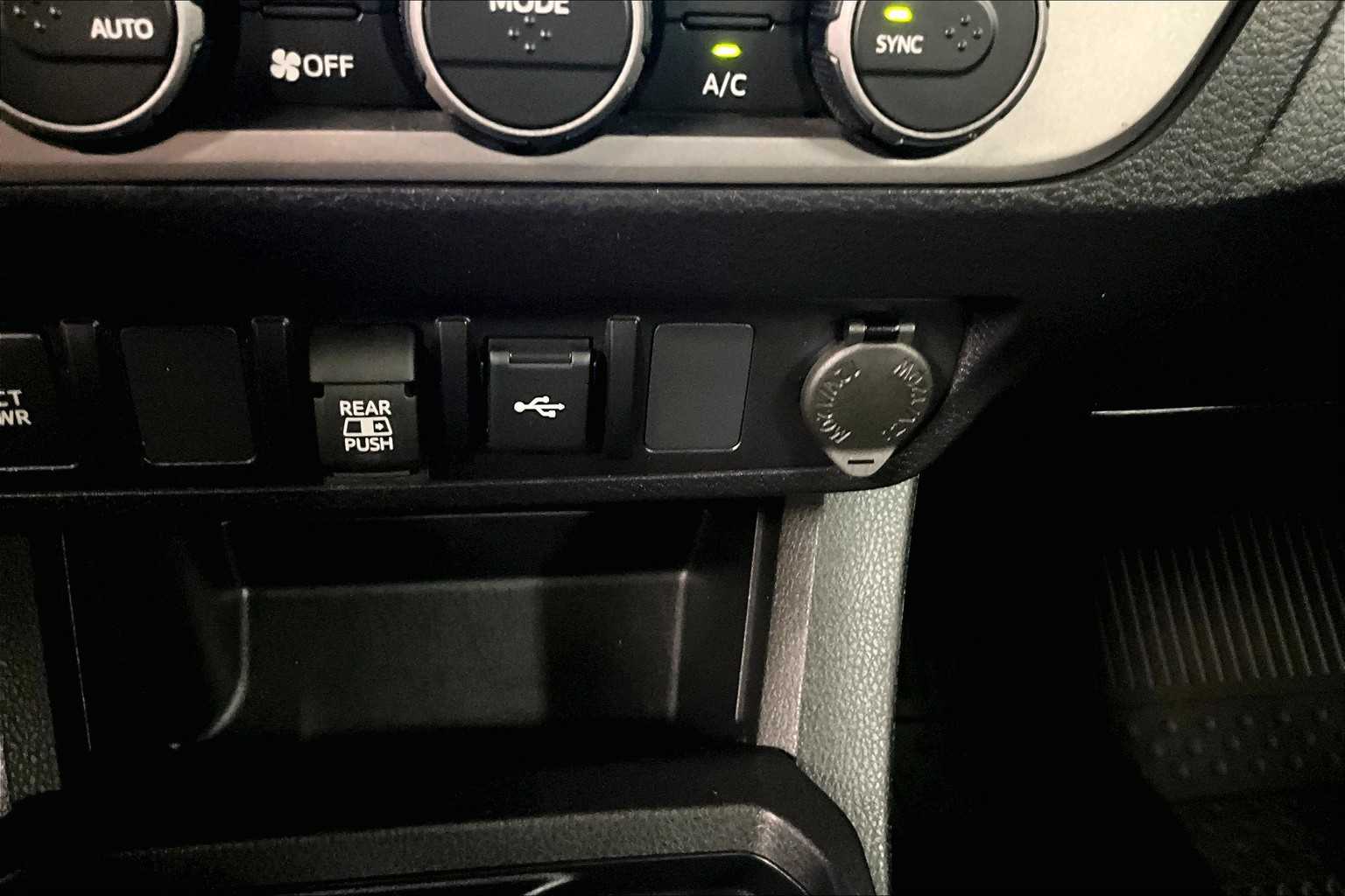 2022 Toyota Tacoma SR5 - Photo 26