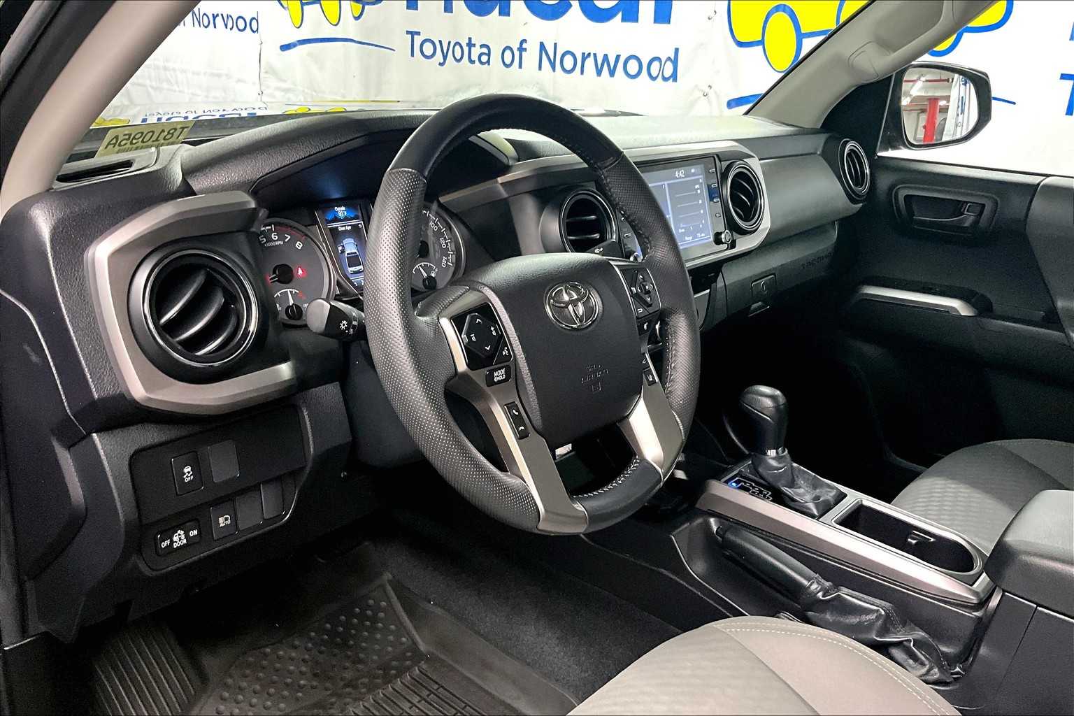 2022 Toyota Tacoma SR5 - Photo 8
