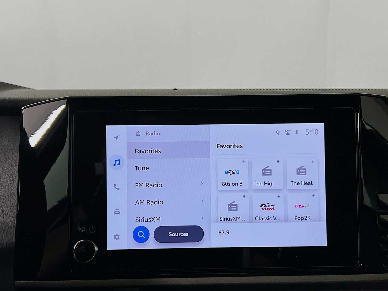 2025 Toyota Camry SE - Photo 8