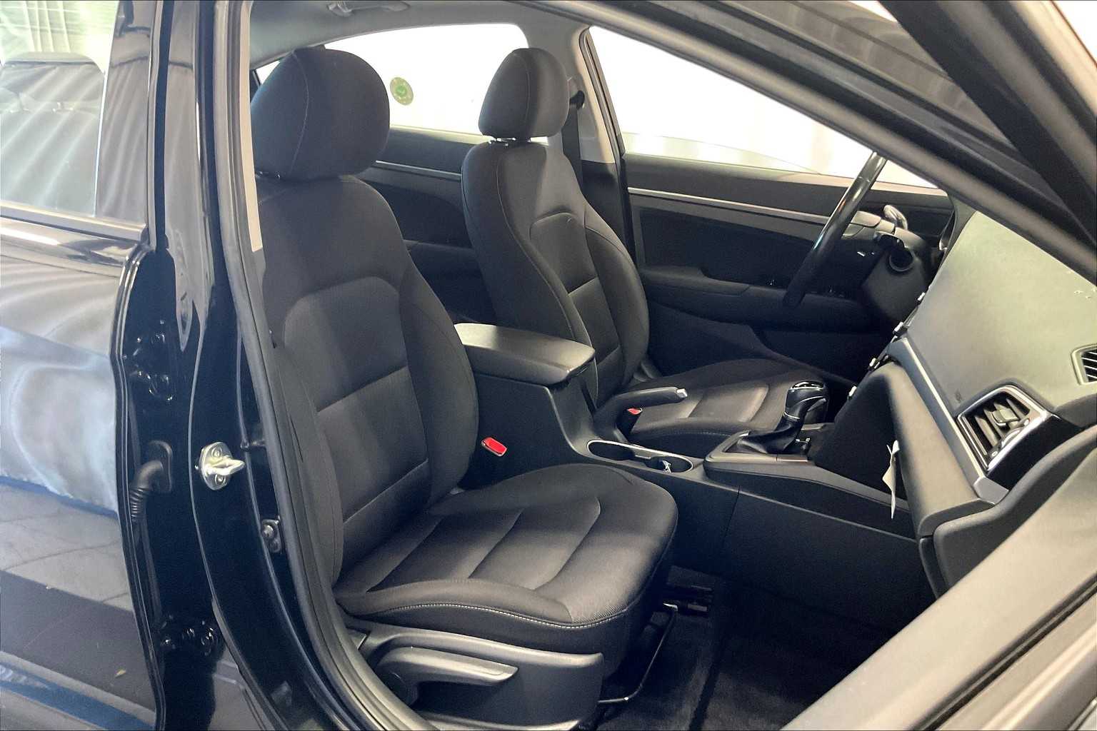2018 Hyundai Elantra Value Edition - Photo 11