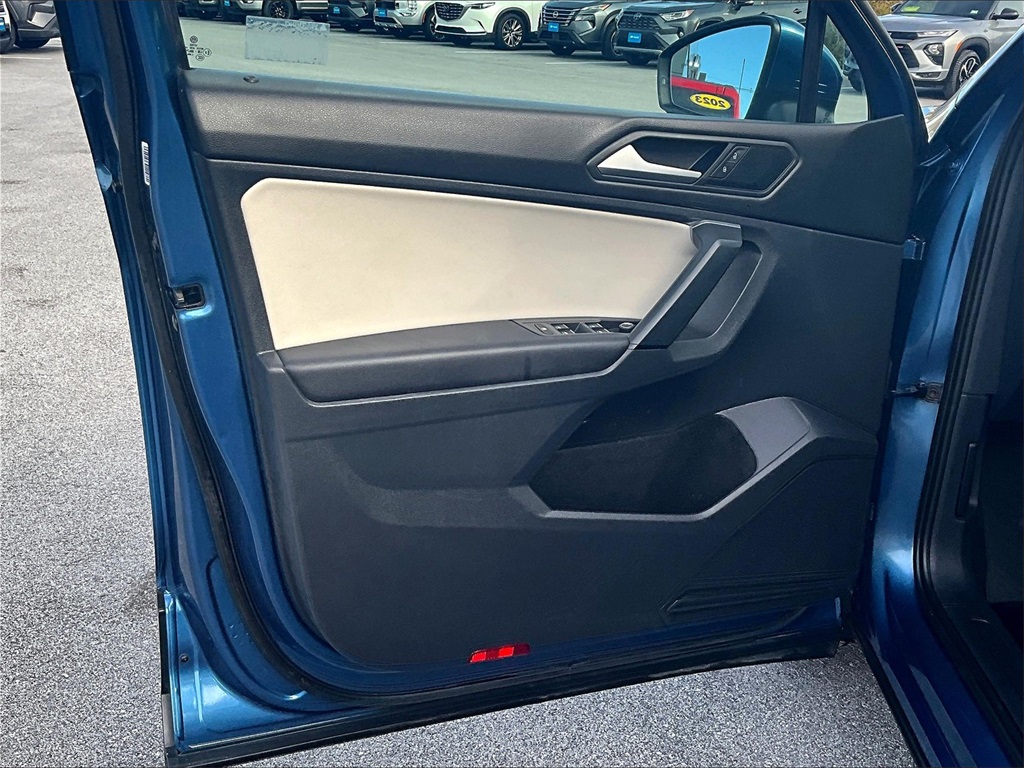 2019 Volkswagen Tiguan 2.0T SE - Photo 9