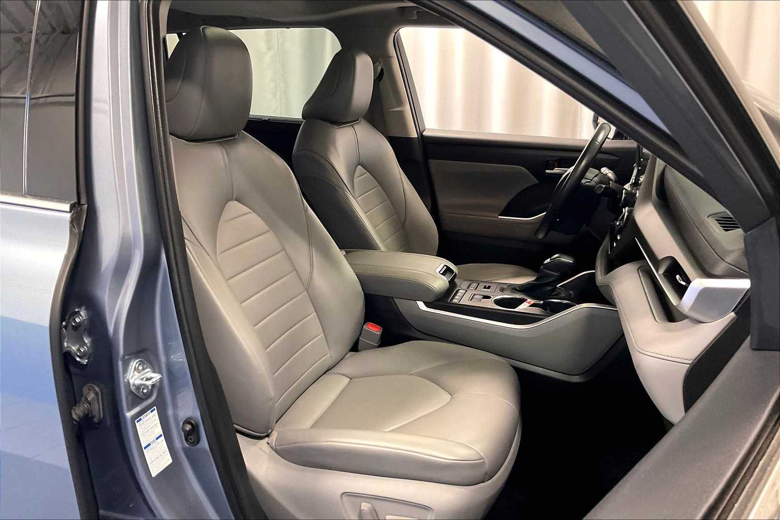 2021 Toyota Highlander XLE - Photo 11