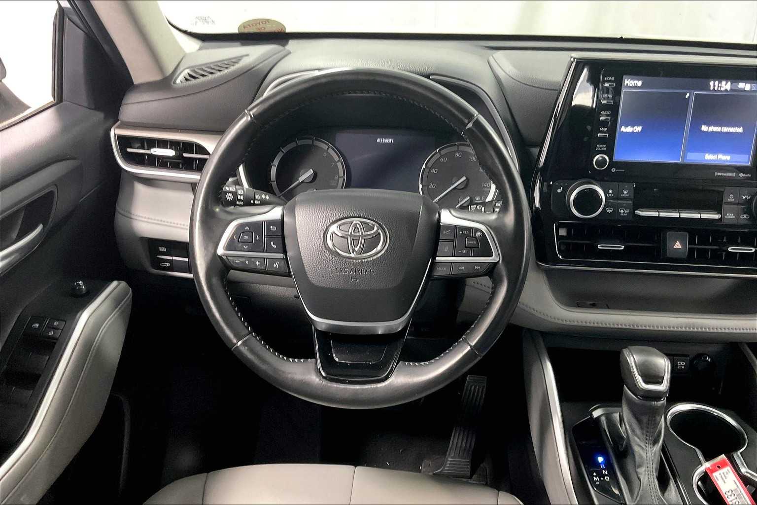 2021 Toyota Highlander XLE - Photo 18