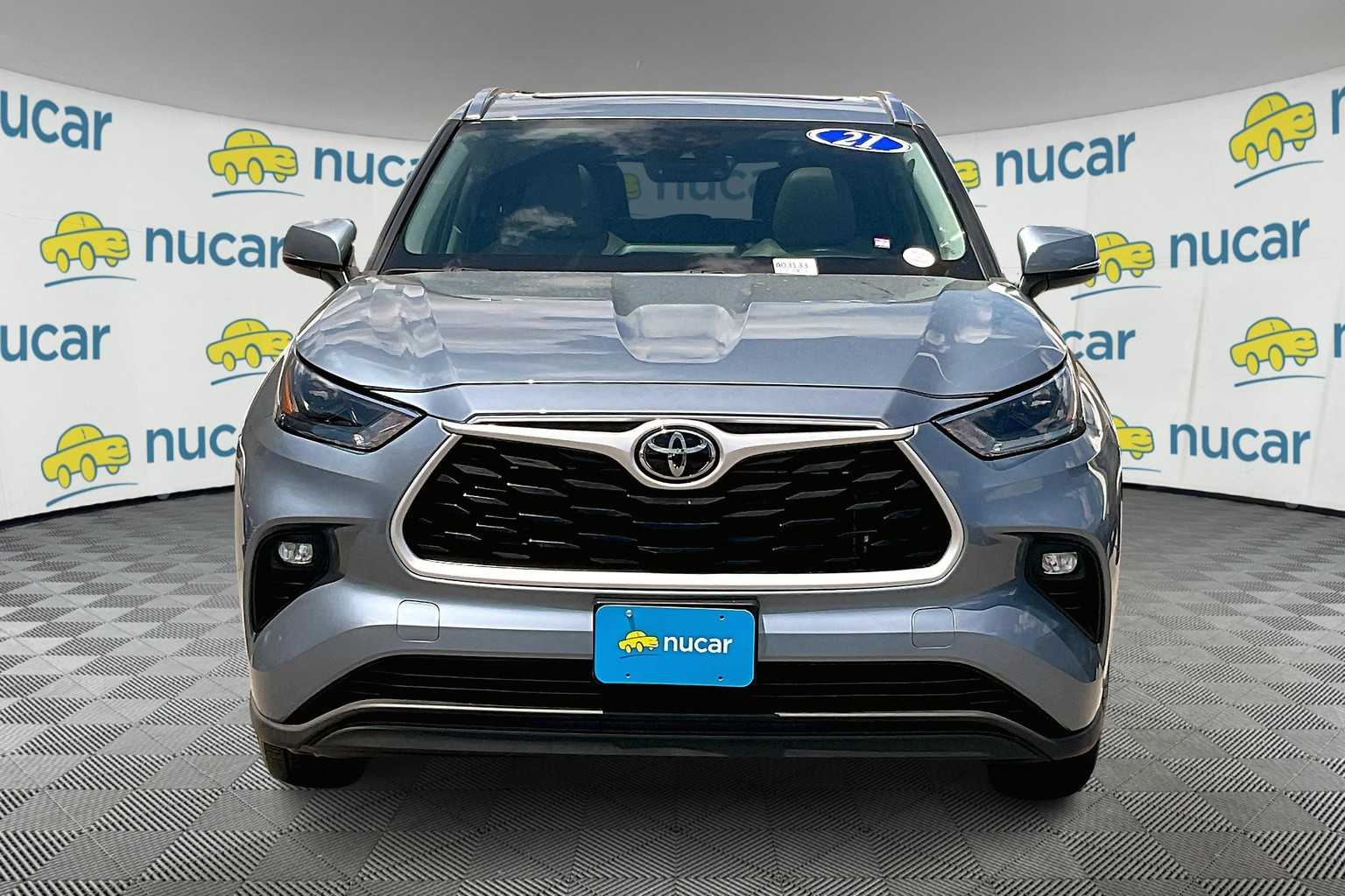 2021 Toyota Highlander XLE - Photo 2
