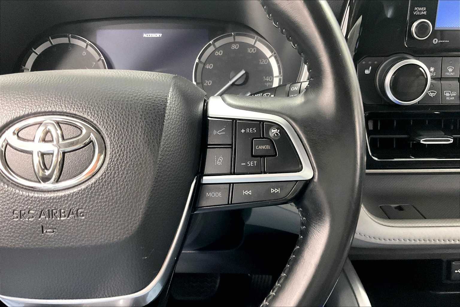 2021 Toyota Highlander XLE - Photo 25