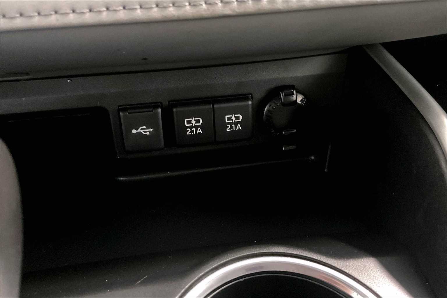 2021 Toyota Highlander XLE - Photo 28