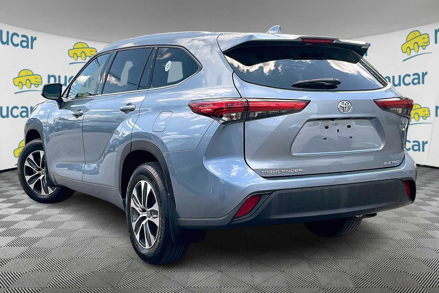 2021 Toyota Highlander XLE - Photo 4