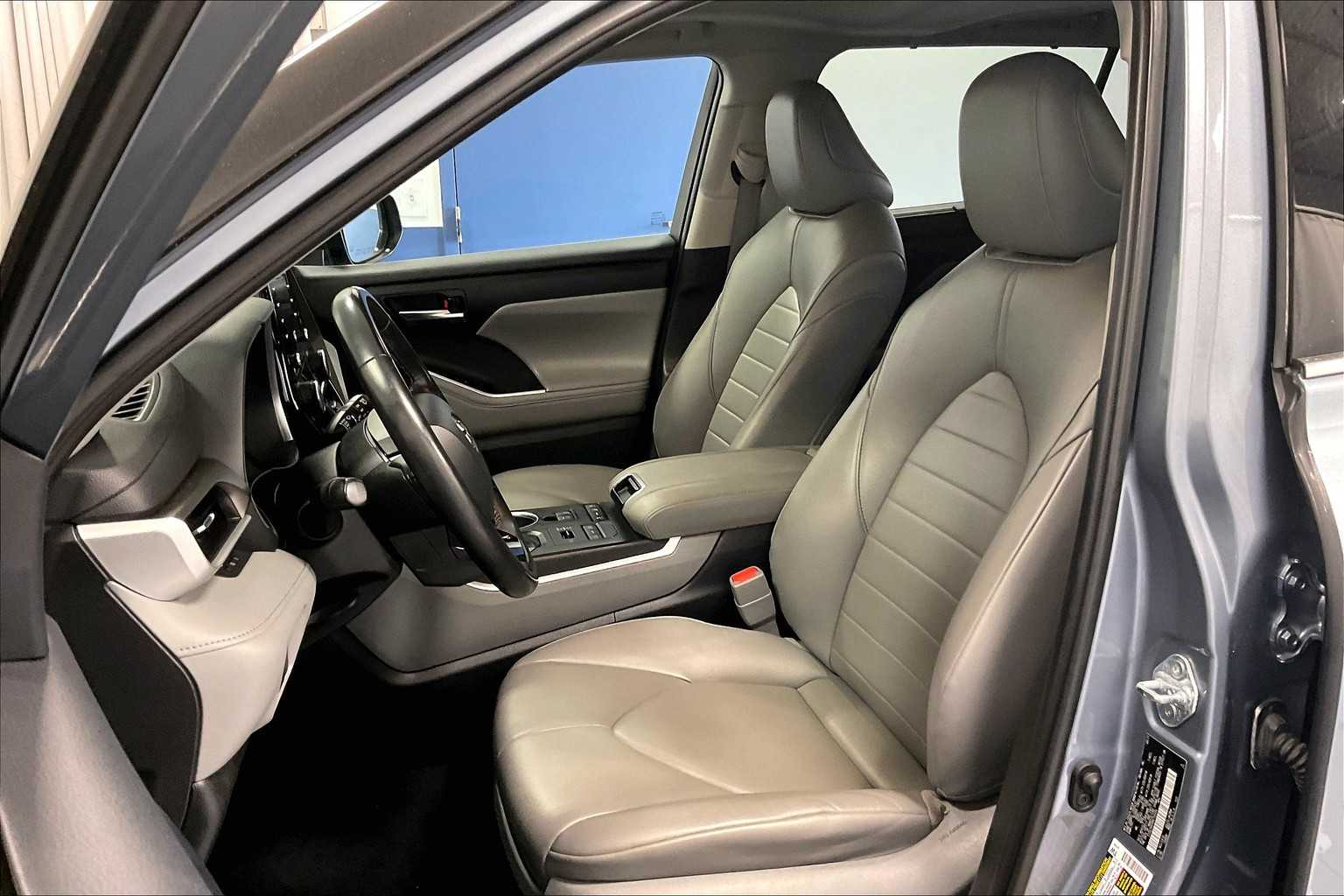 2021 Toyota Highlander XLE - Photo 10