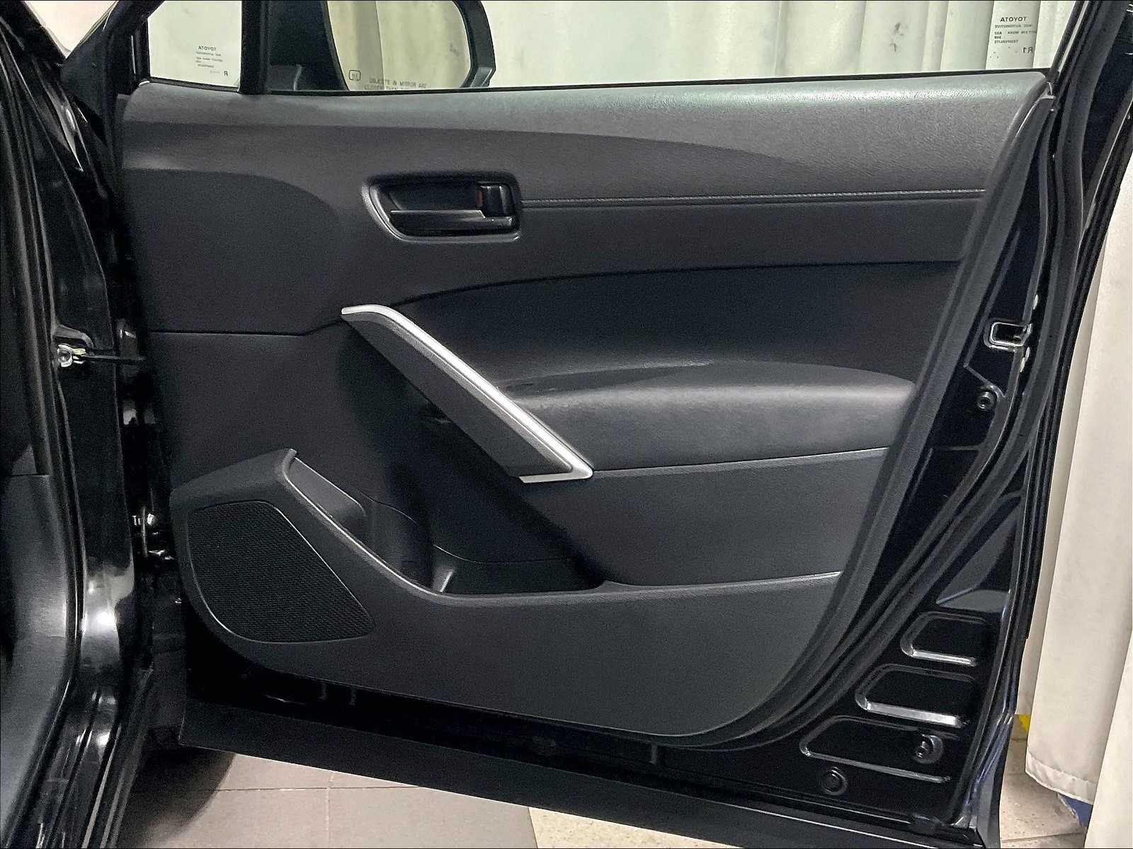 2022 Toyota Corolla Cross LE - Photo 12