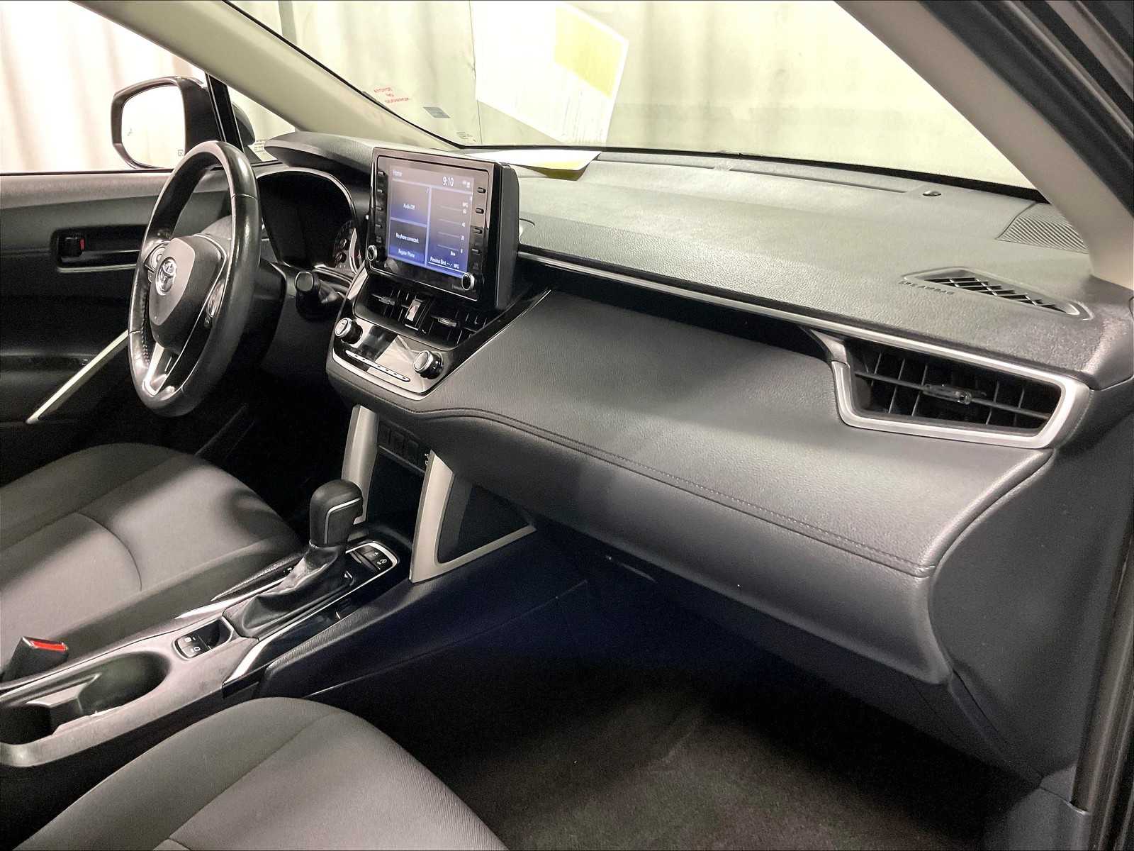 2022 Toyota Corolla Cross LE - Photo 14