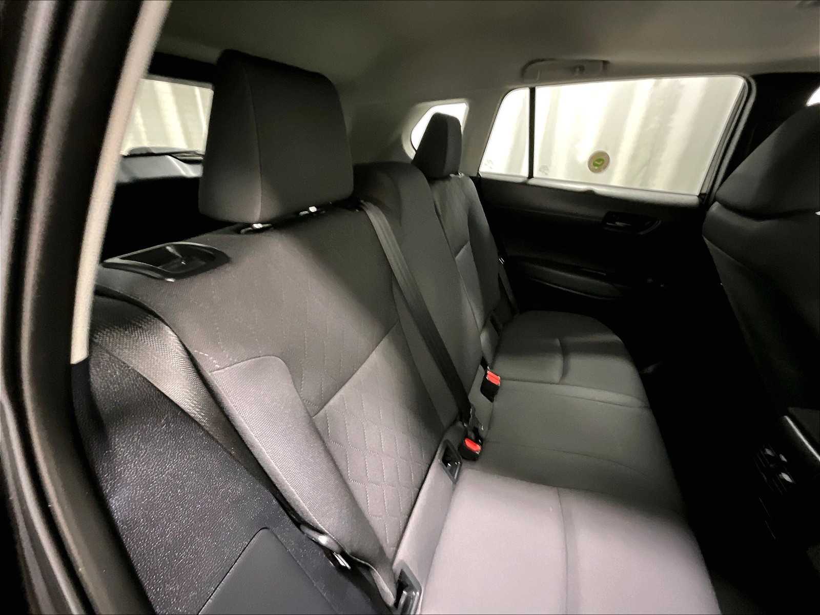 2022 Toyota Corolla Cross LE - Photo 16