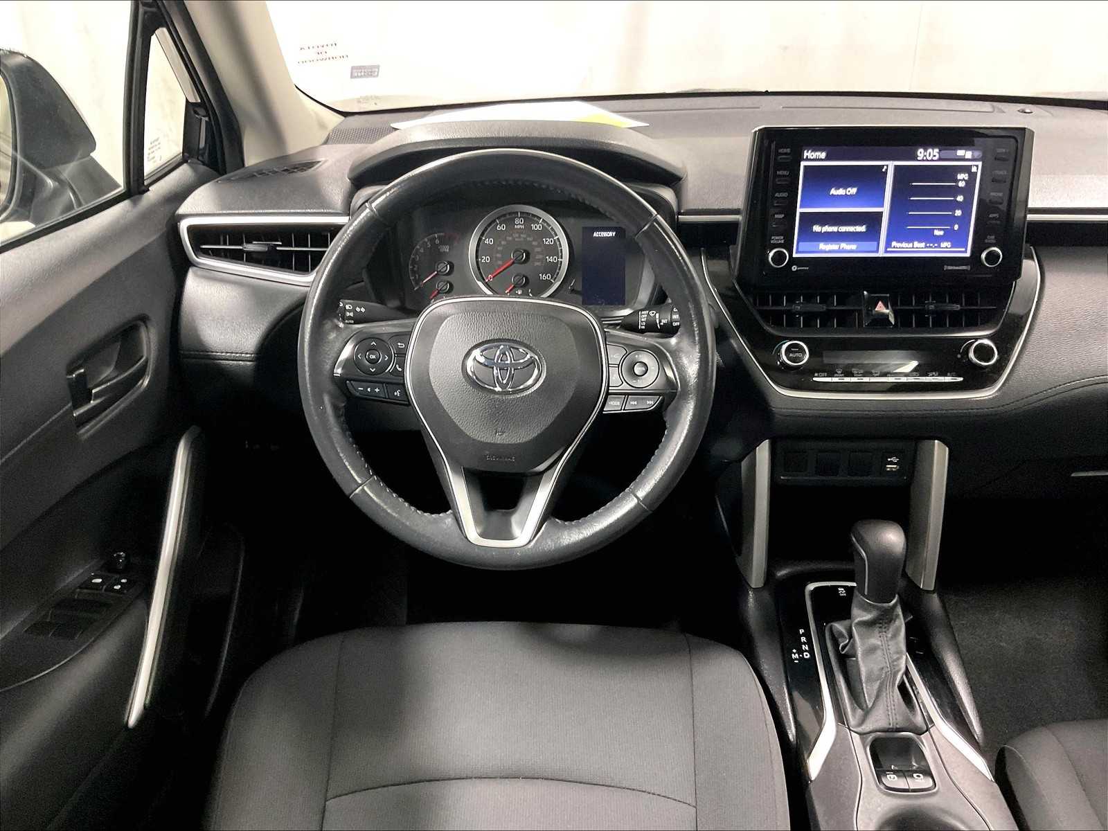 2022 Toyota Corolla Cross LE - Photo 17