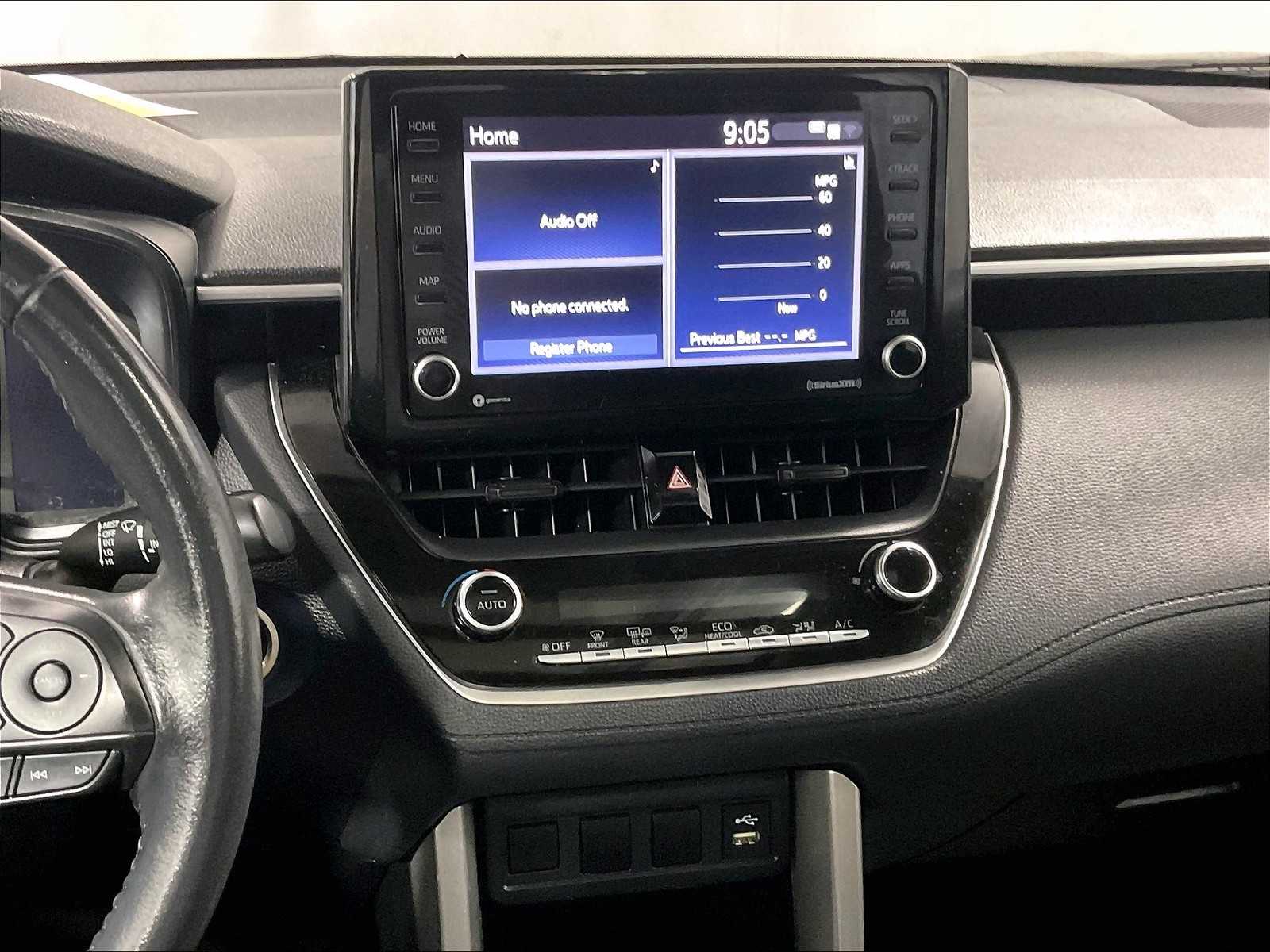 2022 Toyota Corolla Cross LE - Photo 18