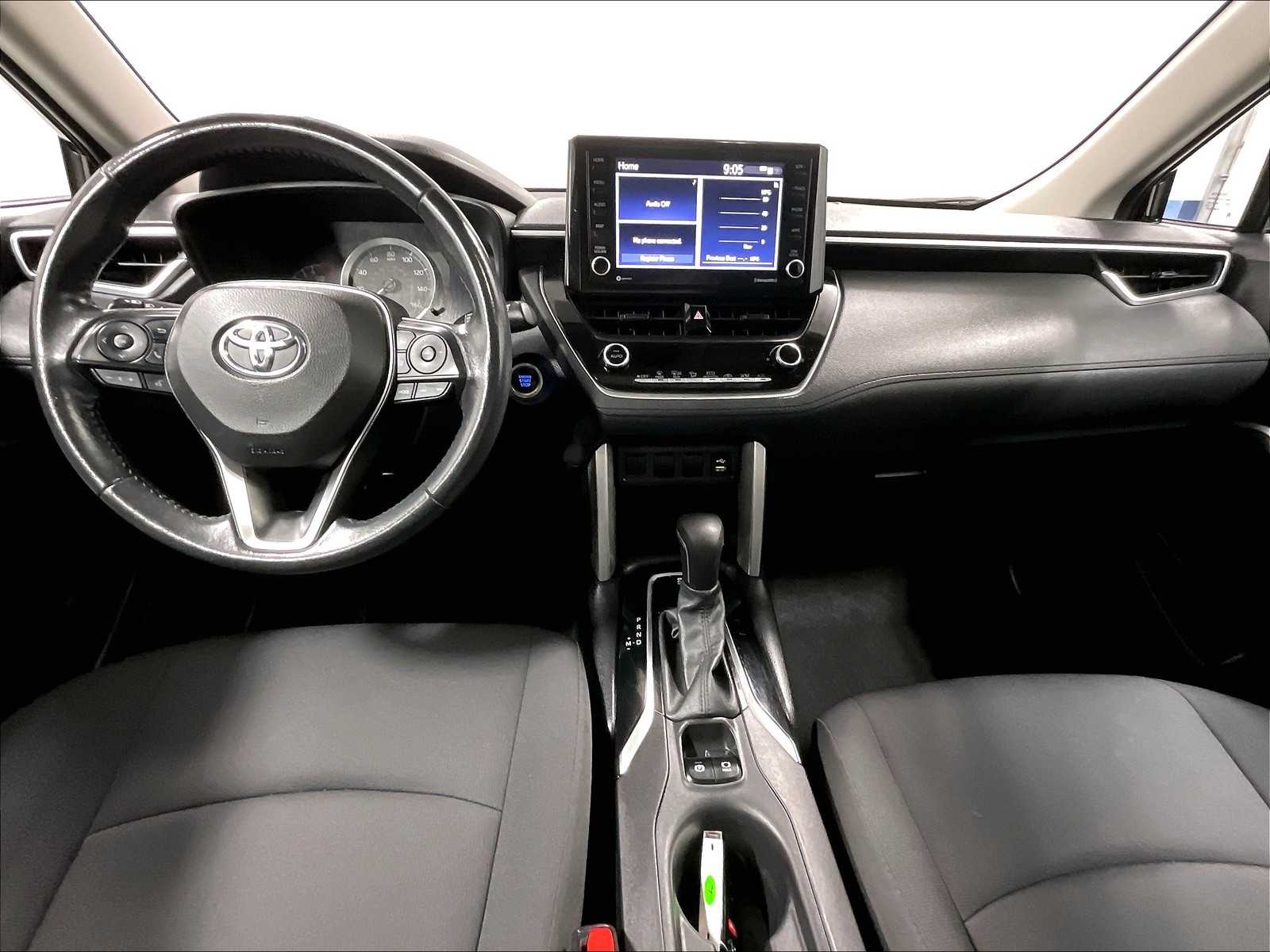 2022 Toyota Corolla Cross LE - Photo 21