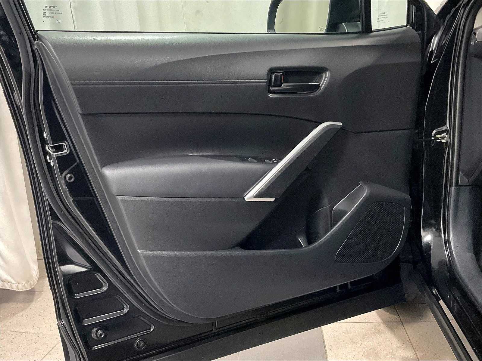 2022 Toyota Corolla Cross LE - Photo 9