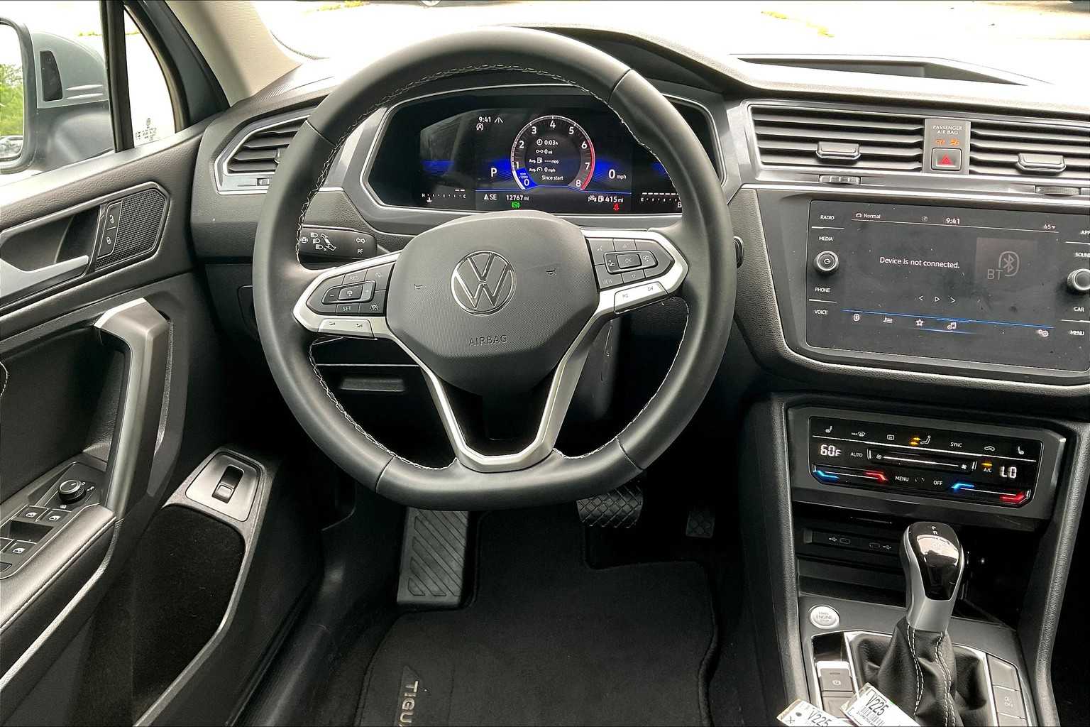 2024 Volkswagen Tiguan SE - Photo 17