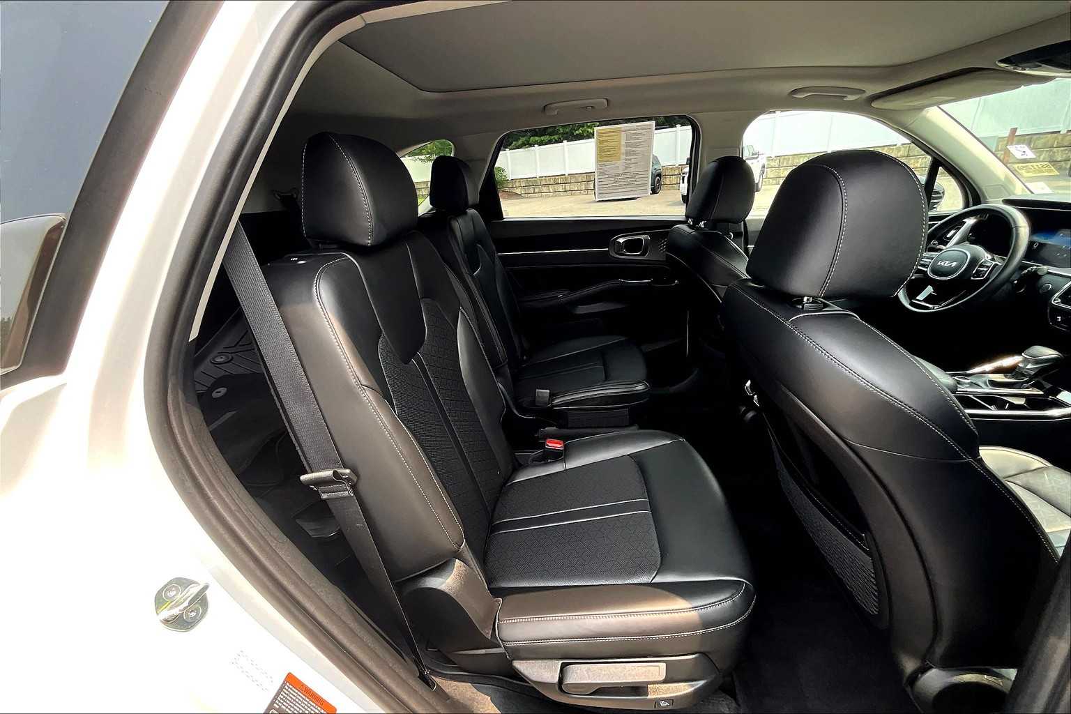 2023 Kia Sorento SX - Photo 16