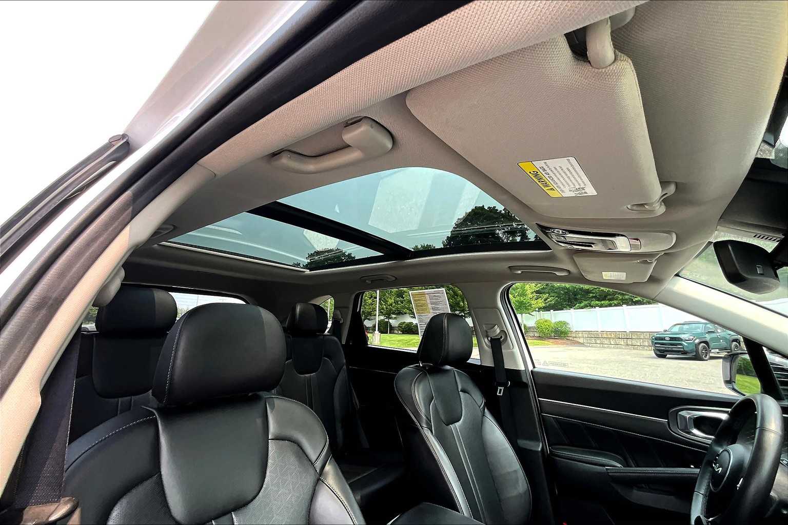 2023 Kia Sorento SX - Photo 22